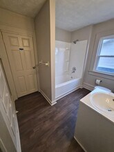 323 Bedford Ave NW in Canton, OH - Building Photo - Building Photo