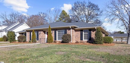 201 Kings Mountain Dr in Greer, SC - Building Photo - Building Photo