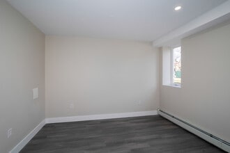 Borbeck Court in Philadelphia, PA - Building Photo - Interior Photo