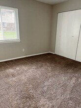 109 Scarborough Ct in Chesterton, IN - Building Photo - Building Photo