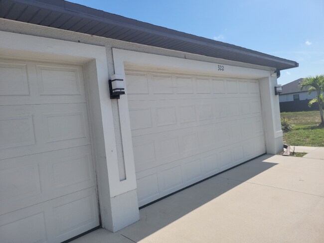 322 SW 23rd St in Cape Coral, FL - Building Photo - Building Photo