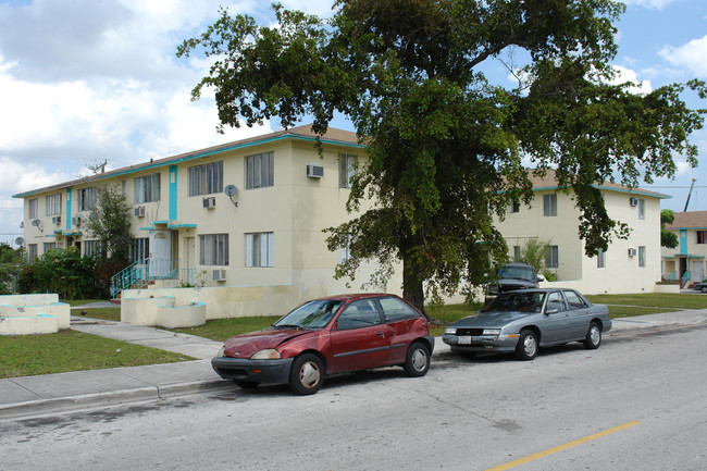 2125-2127 NW 6th St in Miami, FL - Building Photo - Building Photo