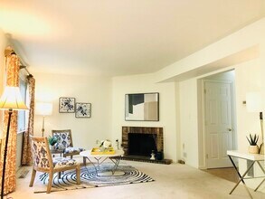 30 Fifer Ln in Lexington, MA - Building Photo - Building Photo