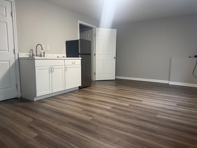 property at 900 Barton Oaks Pl