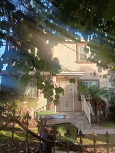 633 E 81st St in Los Angeles, CA - Building Photo - Building Photo