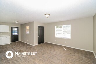 484 Ferncliff Cove in Memphis, TN - Building Photo - Building Photo