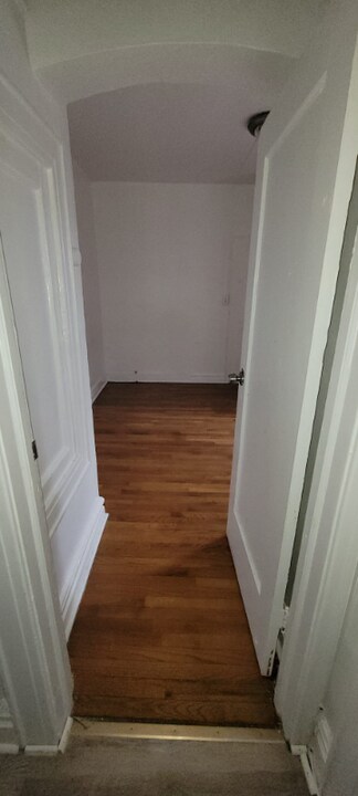 8 Monticello Ave in Newark, NJ - Building Photo