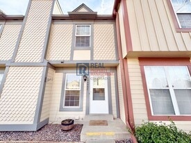 14466 E Hawaii Cir in Aurora, CO - Building Photo