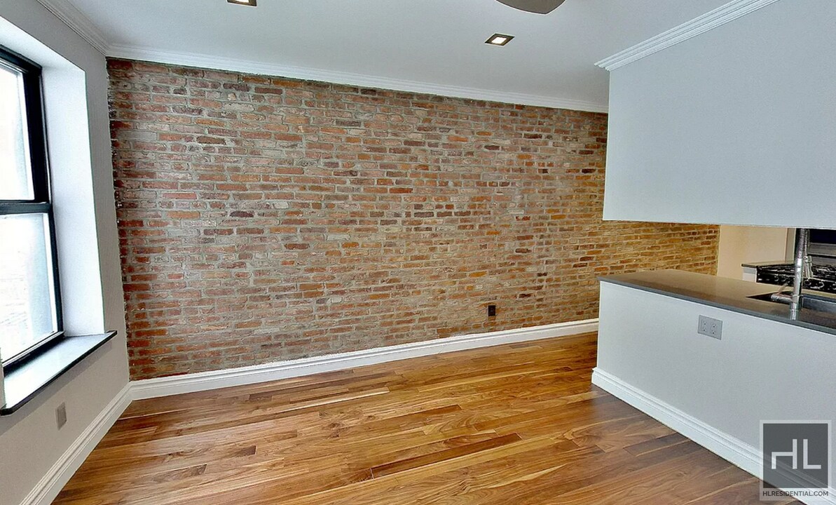 East 18th Street in New York, NY - Building Photo