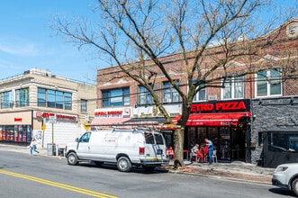 31-13 Ditmars Blvd in Astoria, NY - Building Photo - Building Photo