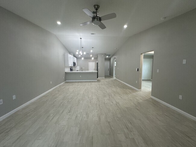 11144 Pendleton Ave in Englewood, FL - Building Photo - Building Photo