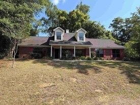 2221 Glenwood Ln in Tallahassee, FL - Building Photo