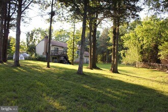 13501 Clear Lake Ct in Herndon, VA - Building Photo - Building Photo