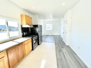 521 Gates St in San Francisco, CA - Building Photo - Building Photo