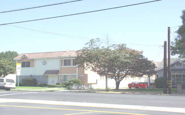 200 N Marengo Ave in Alhambra, CA - Building Photo