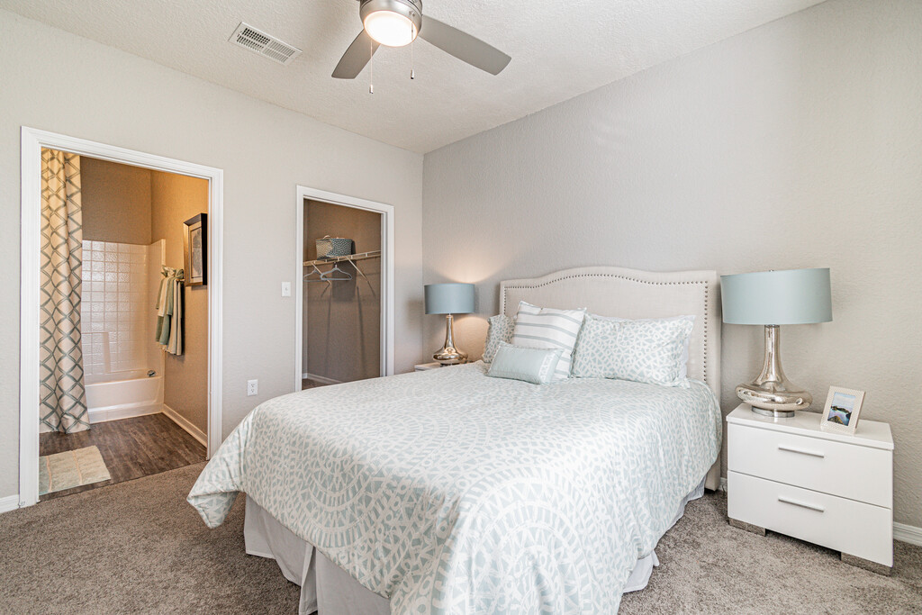 2211 Grand Isle Apartments in Brandon, FL | ApartmentHomeLiving.com