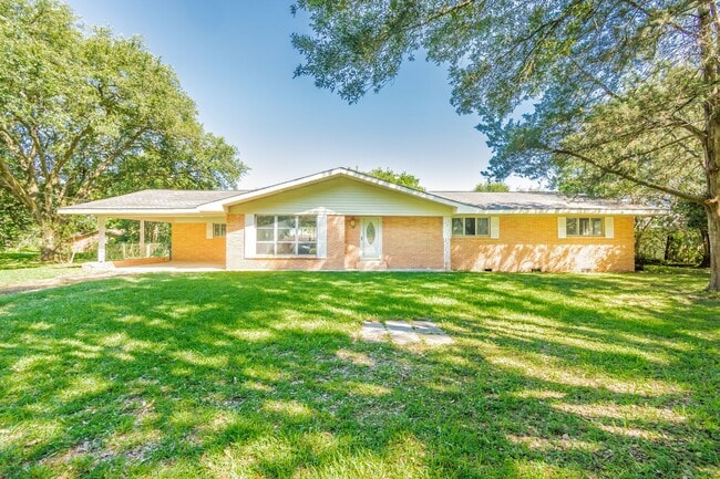 property at 1106 La Neuville Rd