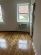 60 Knightsbridge Rd in Great Neck Plaza, NY - Building Photo - Building Photo