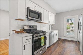 1527 NE Madison St in Minneapolis, MN - Building Photo - Building Photo