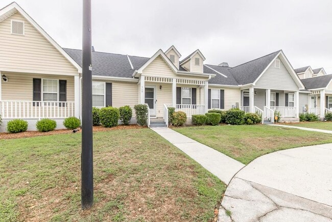 950 Stoney Brook Ct in Macon, GA - Building Photo - Building Photo