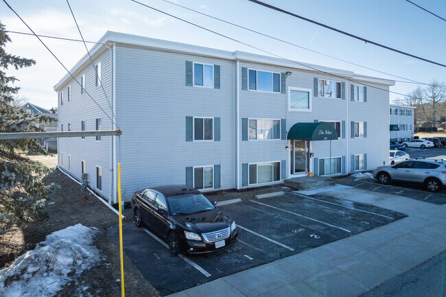 The Arbors in Fall River, MA - Building Photo - Building Photo