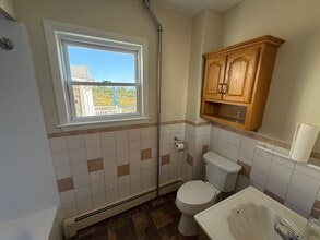15 Summit St, Unit #1 in Stonington, CT - Building Photo - Building Photo