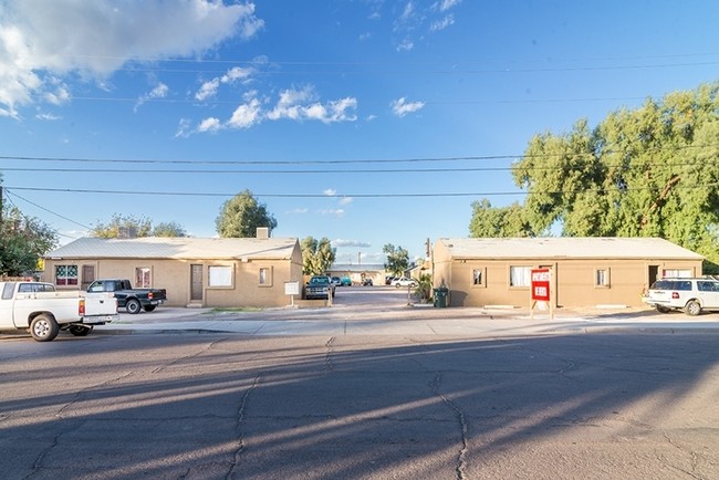 The Casitas in Phoenix, AZ - Building Photo - Building Photo