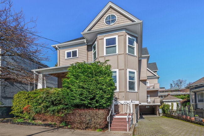 property at 2445 NW Lovejoy St