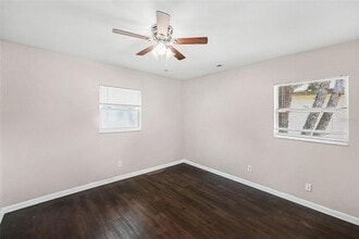 14706 Carnation Dr in Tampa, FL - Building Photo - Building Photo