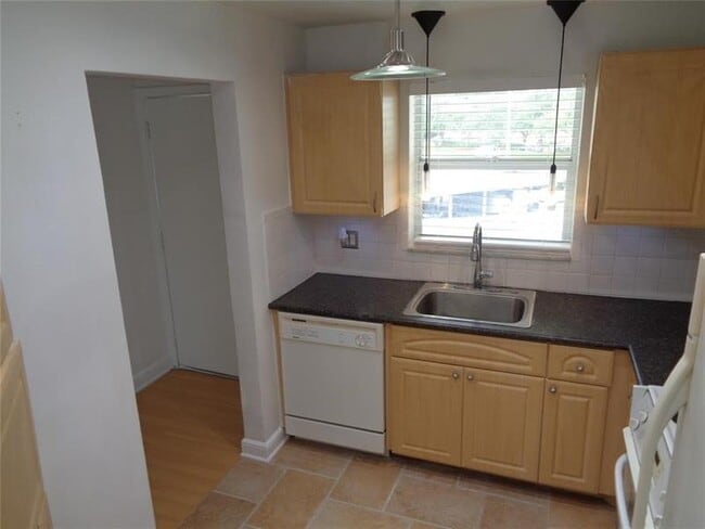 4200 Crystal Lake Dr in Pompano Beach, FL - Building Photo - Building Photo