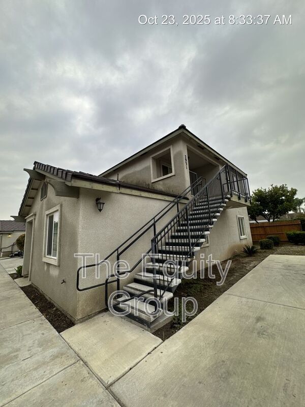property at 2931 N Crowe St