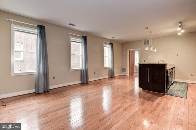 921 Butternut St NW in Washington, DC - Building Photo - Building Photo