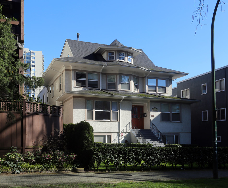 1835 Nelson St in Vancouver, BC - Building Photo