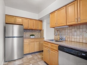 600 Bedford Rd in Pleasantville, NY - Building Photo - Building Photo