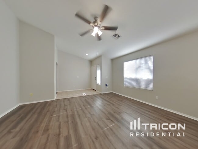 46023 W Starlight Dr in Maricopa, AZ - Building Photo - Building Photo
