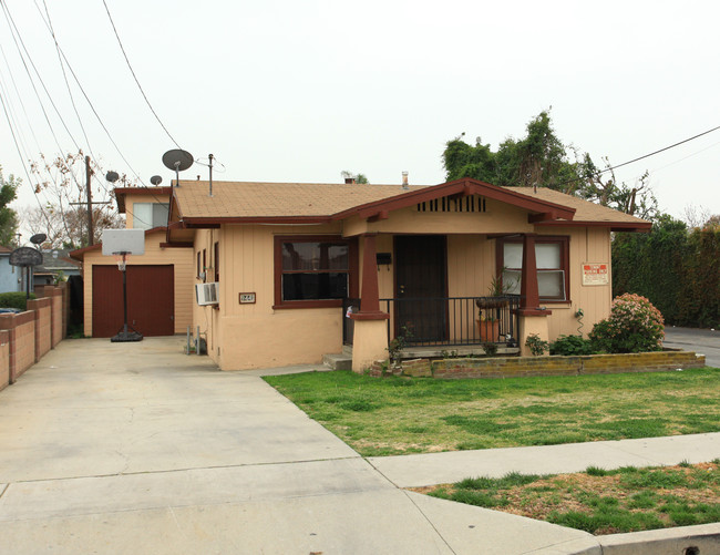 9438-9440 Mayne St in Bellflower, CA - Building Photo - Building Photo