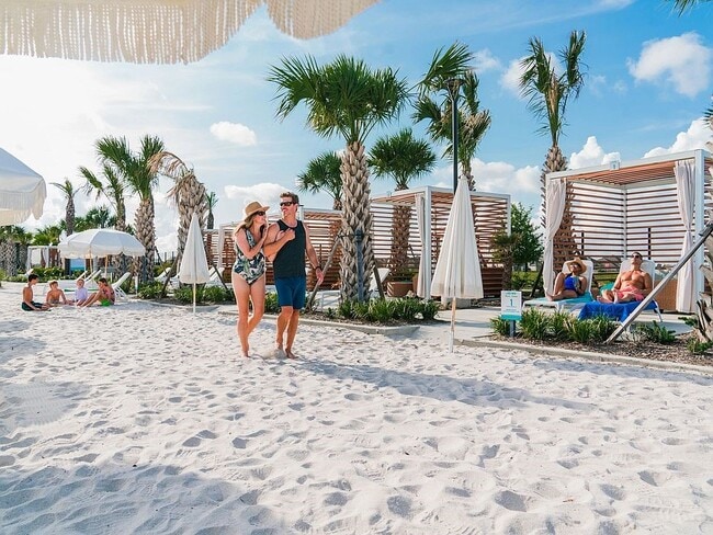 property at 596 Santa Rosa Hls Dr