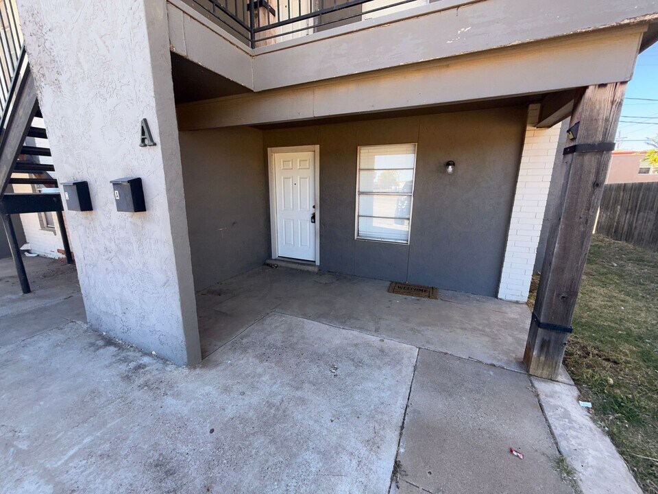 3208 Salisbury Ave in Lubbock, TX - Building Photo