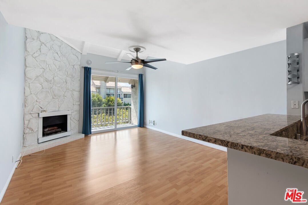 8740 Tuscany Ave in Los Angeles, CA - Building Photo