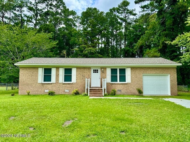 3802 Brandywine Dr in New Bern, NC - Building Photo - Building Photo