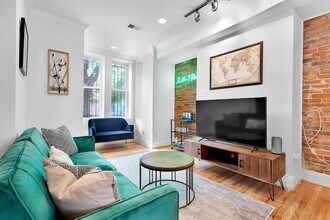 1037 5th St NE in Washington, DC - Building Photo - Building Photo