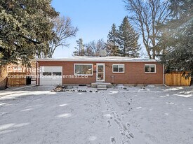 6822 Moore St in Arvada, CO - Building Photo