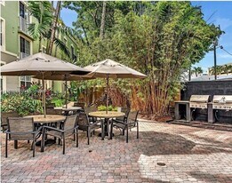 1919 Van Buren St, Unit 111A in Hollywood, FL - Building Photo