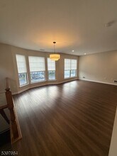 686 Plum Terrace in Mahwah, NJ - Building Photo - Building Photo