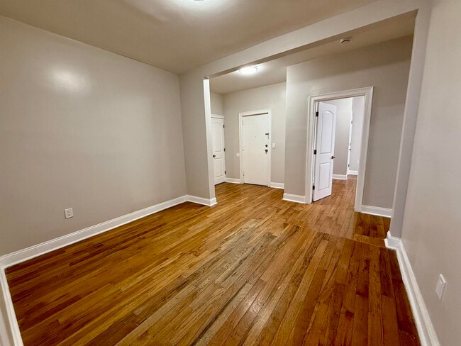 546 Bergen Ave in Jersey City, NJ - Building Photo - Building Photo