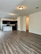 100 Helios Dr in Jarrell, TX - Foto de edificio - Building Photo