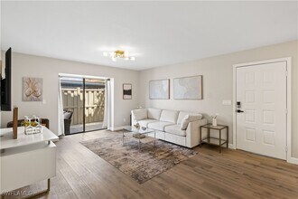 13211 Whitehaven Ln in Ft. Myers, FL - Building Photo - Building Photo