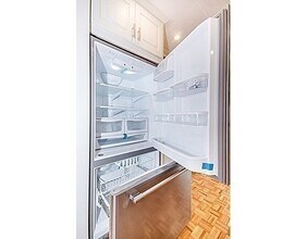 31 Harris St, Unit 702 in Brookline, MA - Building Photo - Building Photo