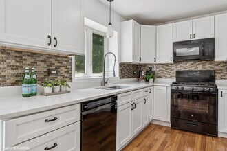 1912 Seton Hall Dr in Naperville, IL - Building Photo - Building Photo