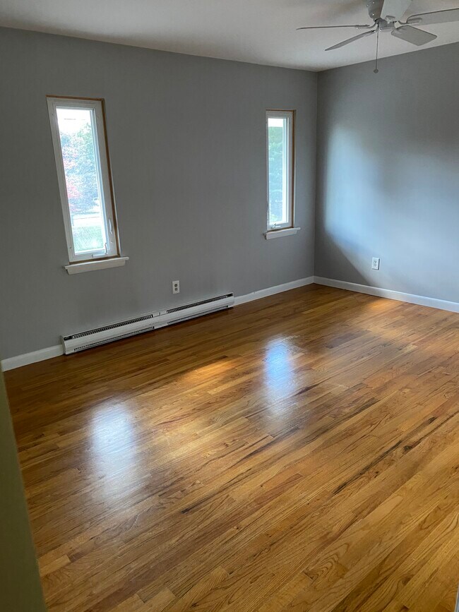 1634 Farmington Ave, Unit 7 photo'